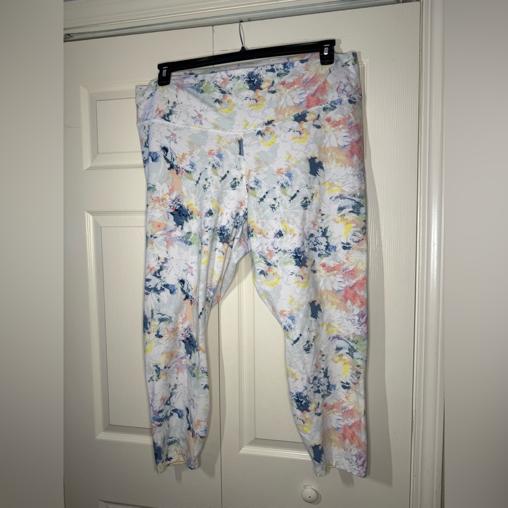 Old Navy Women’s Tie Dye Extra High Rise 7/8 Ankle Leggings